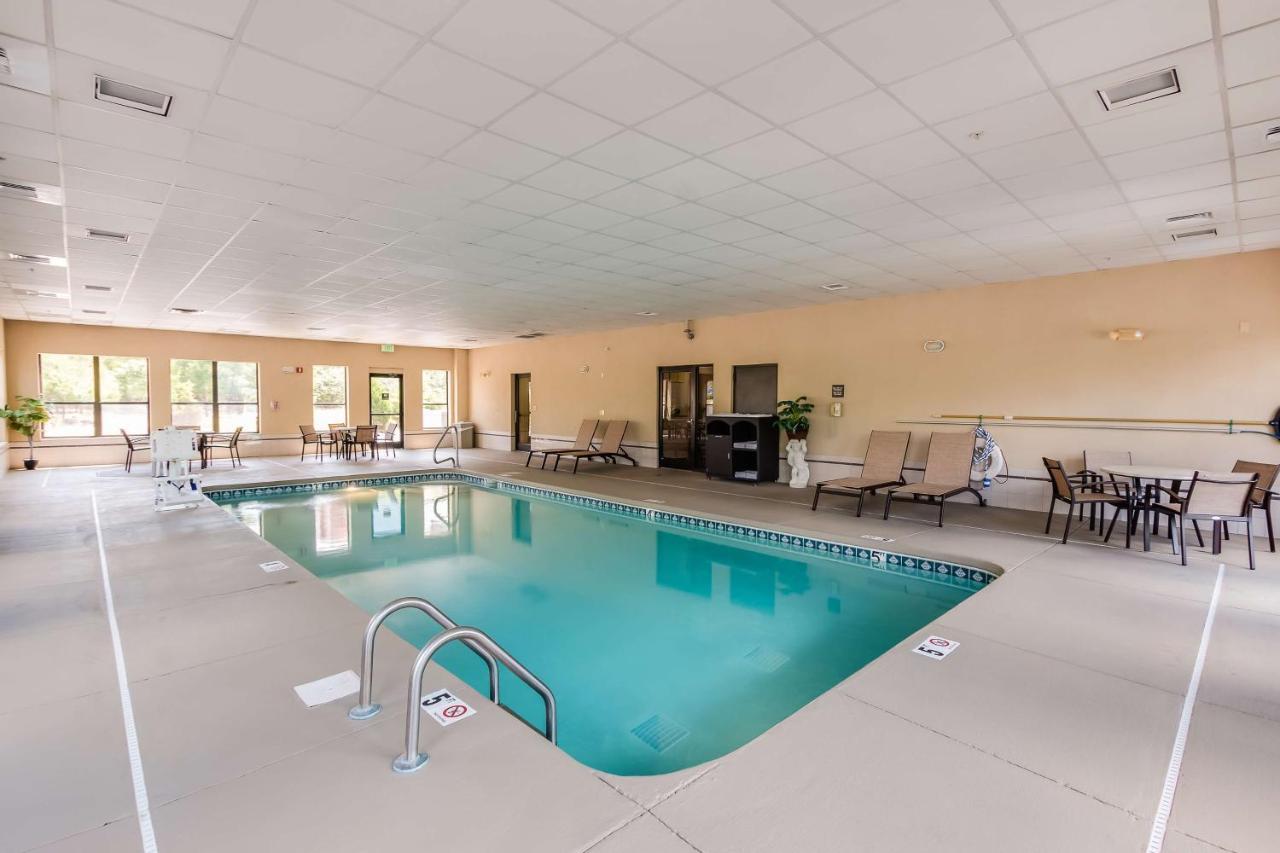 Hampton Inn Dickson Extérieur photo